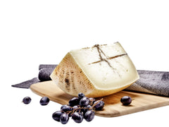 PINNA AGED PECORINO WITH TRUFFLE  4.5 KG V.W.